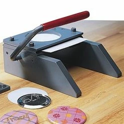 Brand new 🧨 Arts & Crafts Activities Tecre® 7/8" Round Graphic Punch ✨